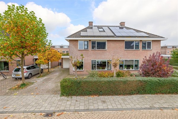 Te koop: Moderne 2/1 Kap woning met garage, label A+ en 6 Slaapkamers !